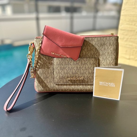 Michael Kors, Large Zip 2 in 1 Card Case and Wristlet - Picture 2 of 11